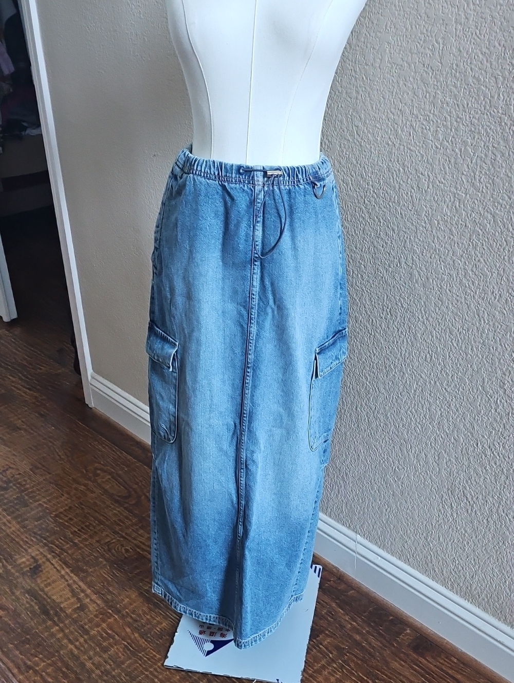 Zara blue elastic-waist denim skirt